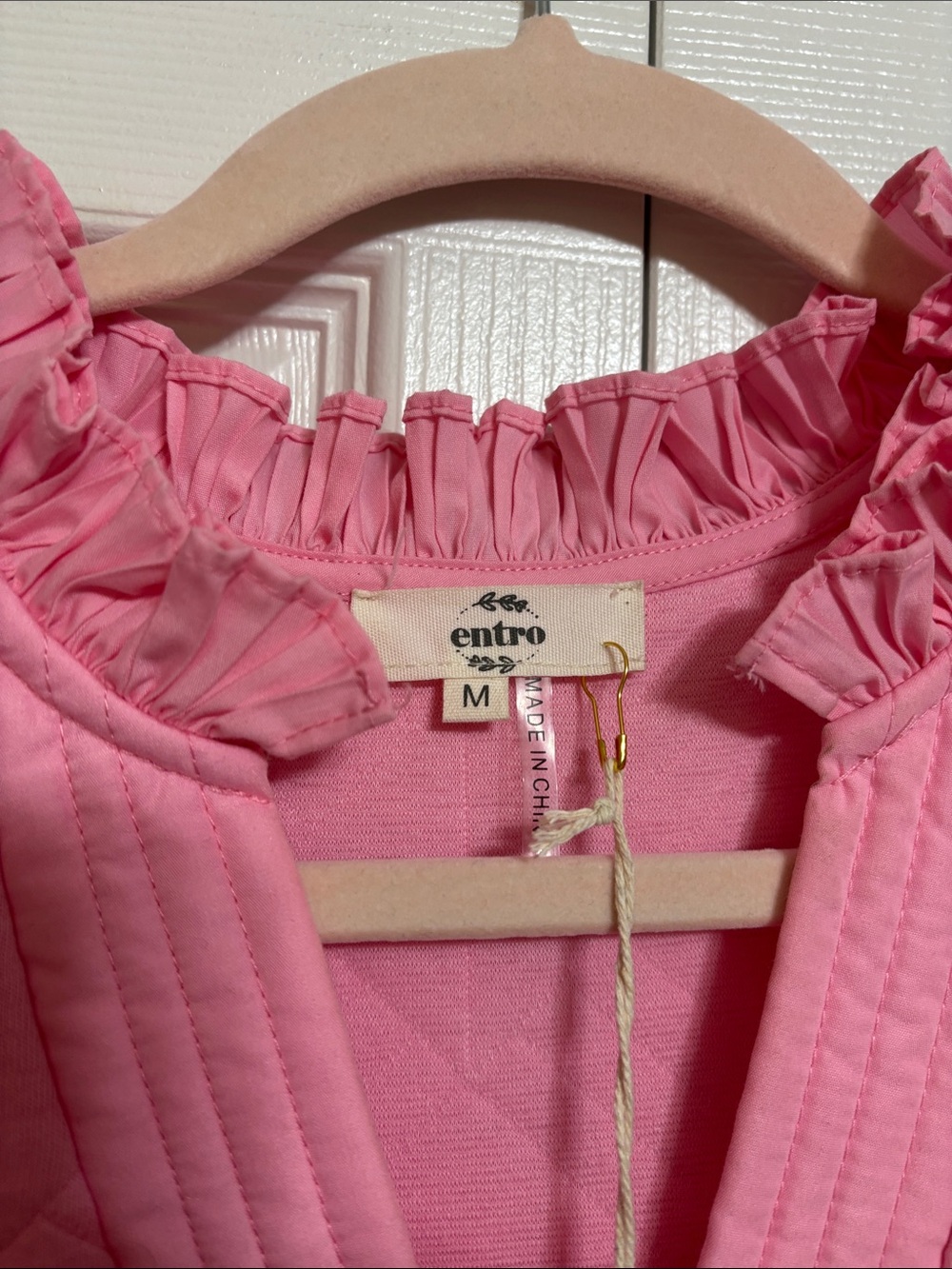 entro Pink Quilted Shift Dress with Pleated Ruffle Sleeves NWT - Picture 3 of 12
